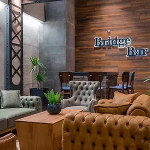 4* Hotel Bridge